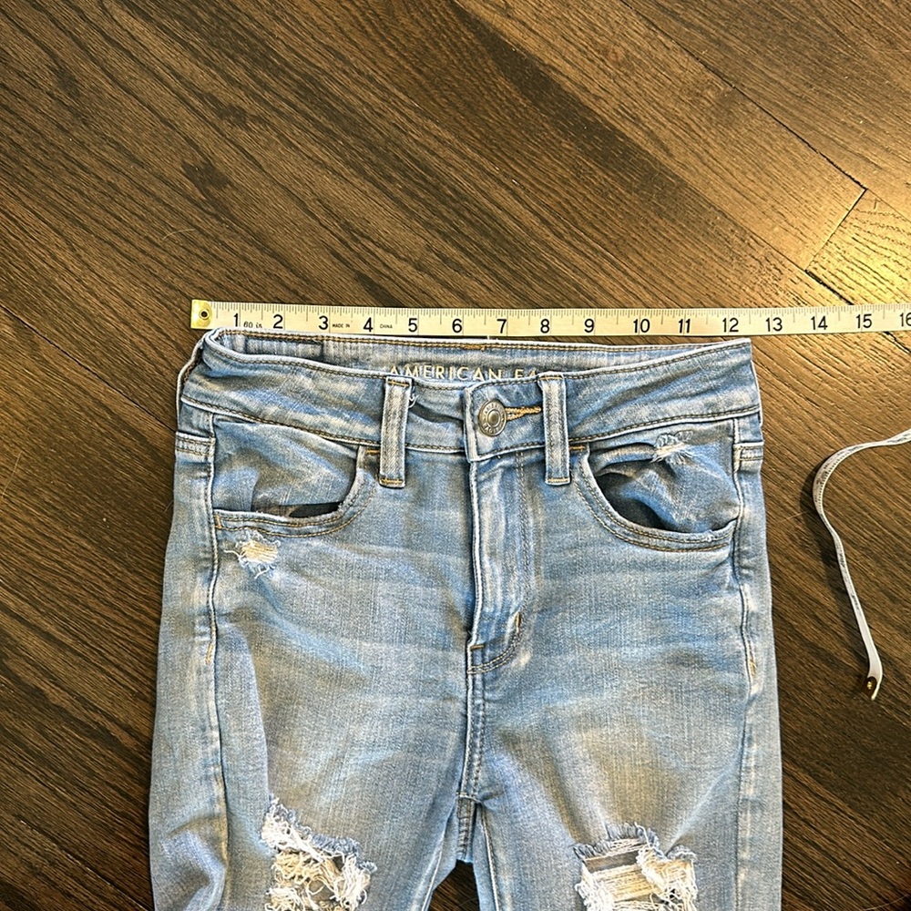 American Eagle Hi Rise Jegging Jeans 2 Short EUC Distressed - Picture 2 of 8